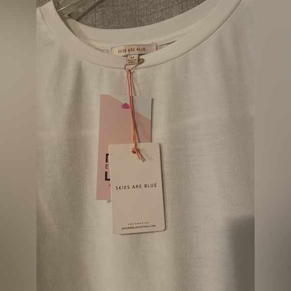 Skies Are Blue | Scoop Neck with Detailed Sleeves | M - Picture 3 of 8